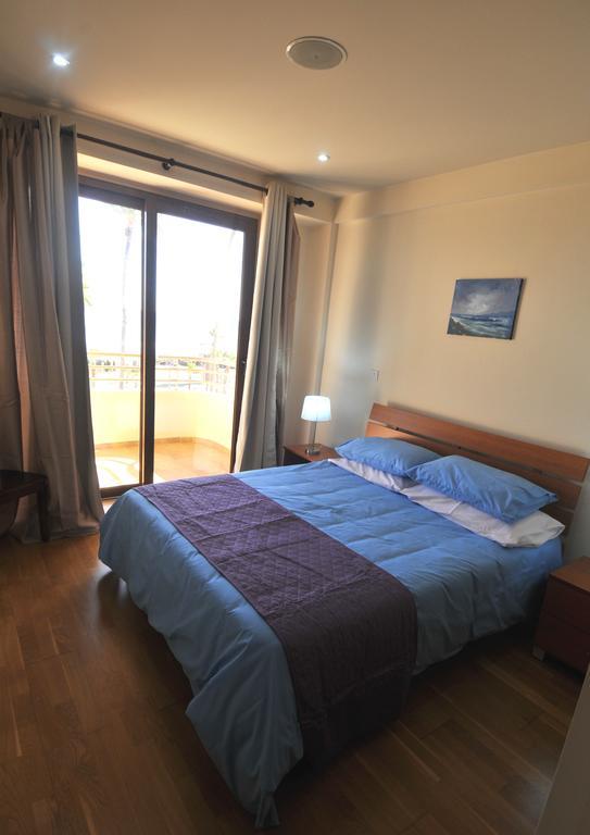 Ithaki Phinikoudes Apartment No. 202 Larnaca Bilik gambar